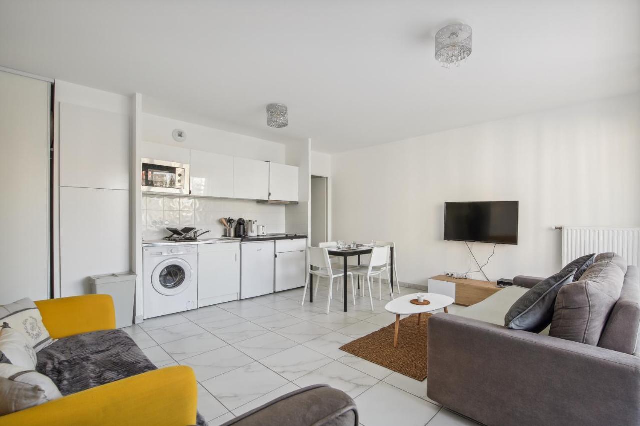 Chic Apart With Balcony Near Paris Appartement Ivry-sur-Seine Buitenkant foto